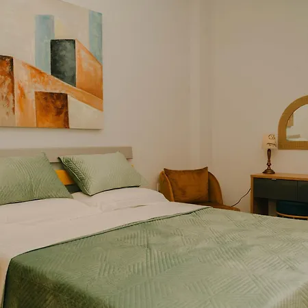 Flat On Relaxing Голем