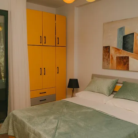 Flat On Relaxing Apartment *